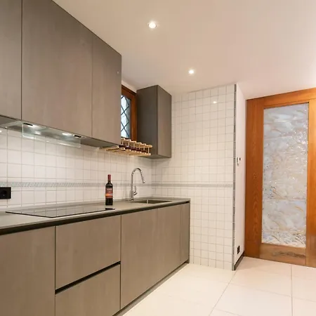 Ponte Rosso Modern By Mmega フィレンツェ