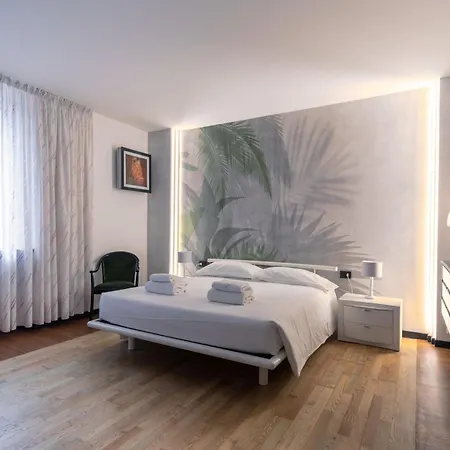Ponte Rosso Modern By Mmega Apartment *